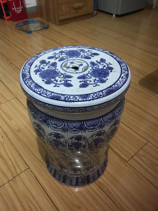 青花瓷凳子老物件