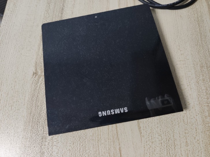三星SE-208GFUSB3.0外置DVD刻录机便携式移动