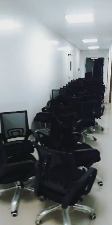 大批量的屏风工位桌椅来袭等你来撩