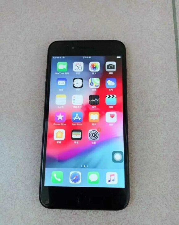 苹果7p128G磨砂黑国行正品无拆修过保修了，没有什么问题