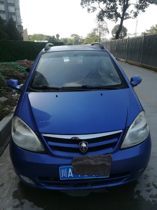 奔奔车二手汽车10年的车子，保险年审都在明年四月份，车子发动
