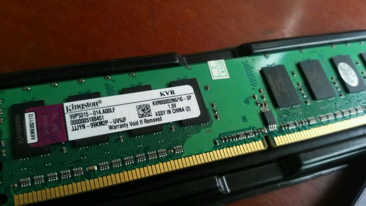 99新金士顿ddr2-800-1g内存(给钱就卖）