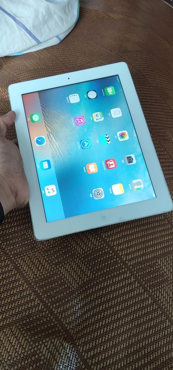 IPad2代平板电脑平板电脑苹果牌子的16g，9.7寸屏幕